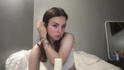 Snapshot of alessiasnow chatting on November 15, 12:08 am Alessia Snow online show from November 15, 12:08 am