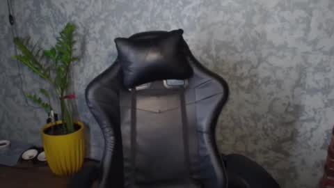 Alex online show from April 11, 8:02 pm