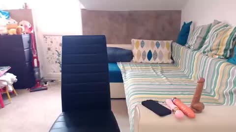 Snapshot of alesyadollblonde chatting on October 26, 12:44 pm AlesyadollBlonde online show from October 26, 12:44 pm