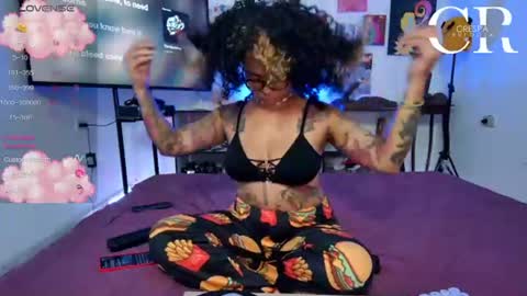 Snapshot of alesyahampton chatting on July 10, 6:50 am Crespa Ruidosa online show from July 10, 6:50 am