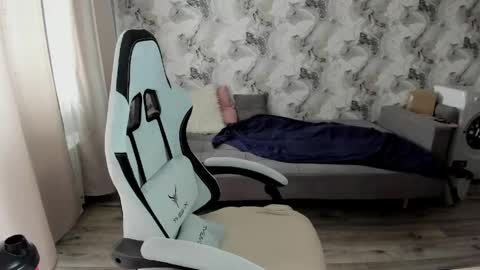 Aletta Oushen online show from April 19, 10:14 am