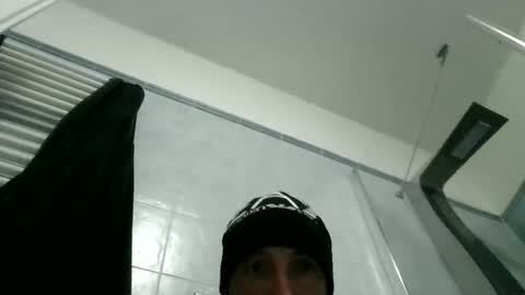 Snapshot of alex120475 chatting on February 11, 8:52 am alex120475 online show from February 11, 8:52 am