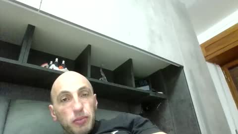 Snapshot of alex120475 chatting on February 12, 10:38 pm alex120475 online show from February 12, 10:38 pm