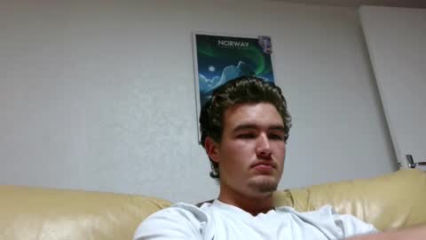 Snapshot of alex83530 chatting on January 6, 9:54 pm Alex83530 online show from January 6, 9:54 pm