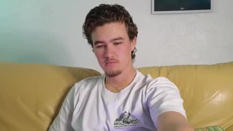 Snapshot of alex83530 chatting on January 23, 3:11 pm Alex83530 online show from January 23, 3:11 pm