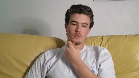 Snapshot of alex83530 chatting on January 24, 4:06 pm Alex83530 online show from January 24, 4:06 pm