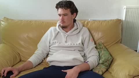 Snapshot of alex83530 chatting on February 27, 5:04 pm Alex83530 online show from February 27, 5:04 pm