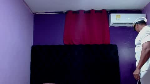 Snapshot of alex_bigcumvez chatting on May 4, 11:34 pm perseuz online show from May 4, 11:34 pm
