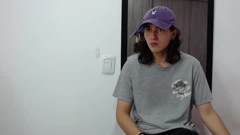 alex_connorr online show from February 14, 8:37 pm