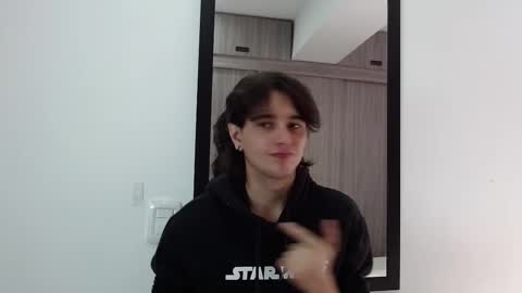 alex_connorr online show from February 25, 2:44 pm