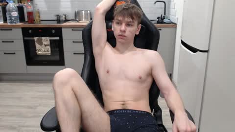 Alex online show from December 8, 1:02 am