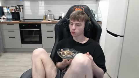 Alex online show from February 9, 7:41 pm