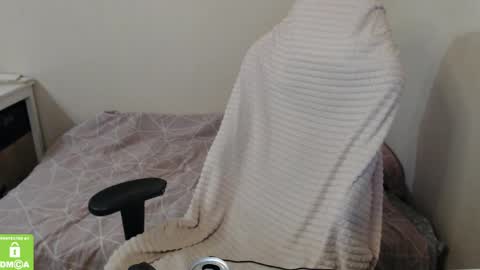 Snapshot of alex_gotcha chatting on May 6, 8:47 pm Alex online show from May 6, 8:47 pm
