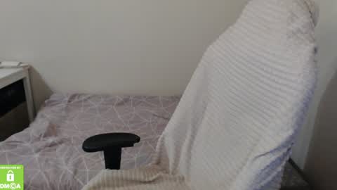 Snapshot of alex_gotcha chatting on June 19, 12:48 am Alex online show from June 19, 12:48 am