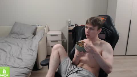 Snapshot of alex_gotcha chatting on July 14, 9:09 pm Alex online show from July 14, 9:09 pm