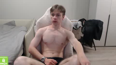 Snapshot of alex_gotcha chatting on August 9, 2:13 am Alex online show from August 9, 2:13 am
