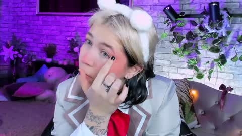 Snapshot of alex_howell chatting on January 7, 8:42 pm alex_howell online show from January 7, 8:42 pm