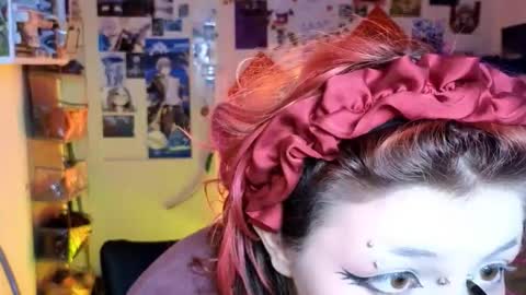 alex_howell online show from December 5, 8:16 pm