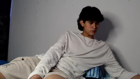 alex_mark_ online show from May 26, 5:09 pm