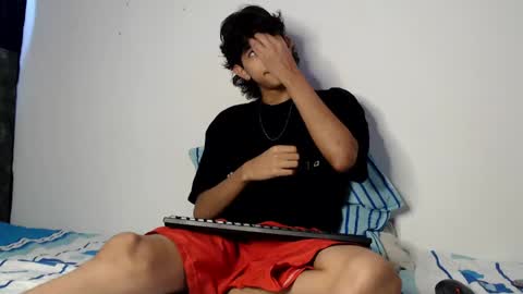 alex_mark_ online show from May 29, 3:10 pm