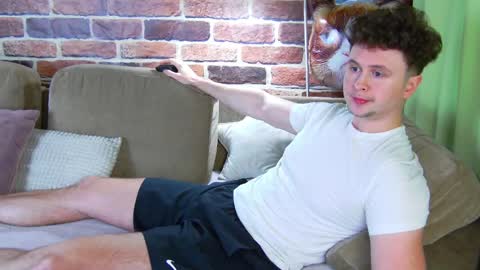 Snapshot of alex_onelove chatting on May 16, 12:37 pm Alex online show from May 16, 12:37 pm