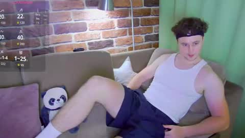 Snapshot of alex_onelove chatting on June 23, 9:07 am Alex online show from June 23, 9:07 am