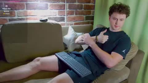 Snapshot of alex_onelove chatting on August 2, 2:04 pm Alex online show from August 2, 2:04 pm