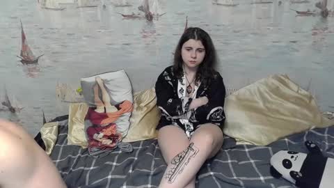 Alex and Sarah online show from February 3, 10:54 pm