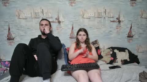 Alex and Sarah online show from October 4, 10:30 pm