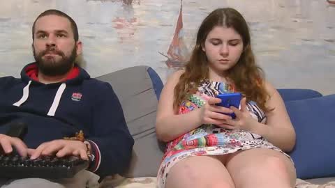 Alex and Sarah online show from April 23, 9:50 pm