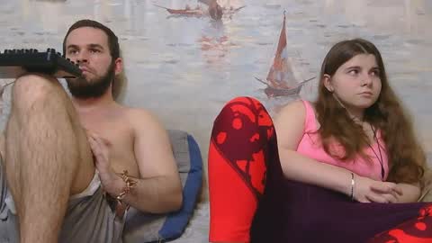 Snapshot of alex_sarah_sex chatting on May 18, 2:07 am Alex and Sarah online show from May 18, 2:07 am