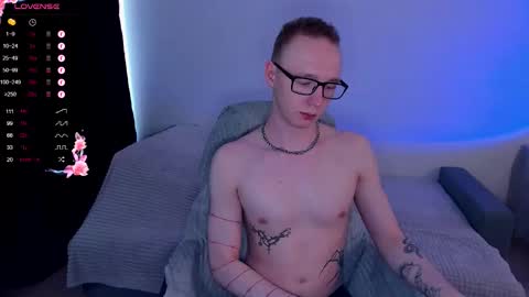 alex_silent online show from October 25, 7:38 am