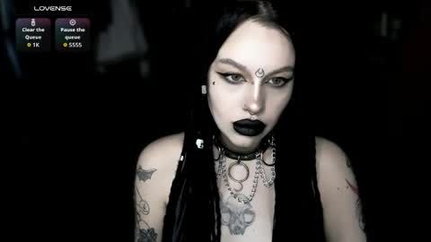 Snapshot of alex_succubus chatting on May 9, 2:17 am Alex Succubus online show from May 9, 2:17 am