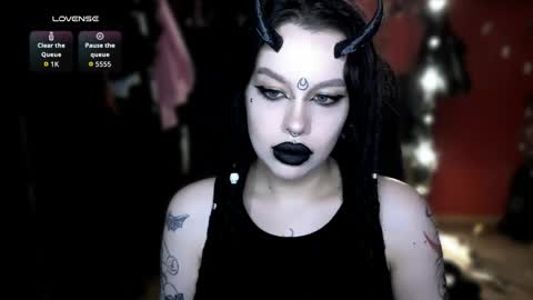 Snapshot of alex_succubus chatting on May 24, 4:17 am Alex Succubus online show from May 24, 4:17 am