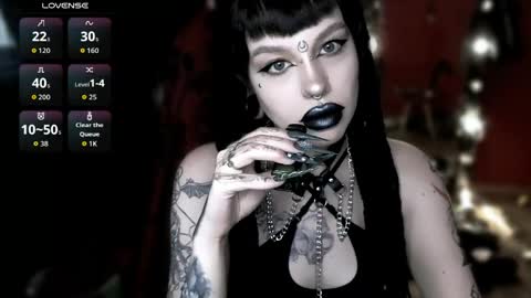 Snapshot of alex_succubus chatting on June 6, 5:12 am Alex Succubus online show from June 6, 5:12 am