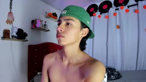 Alex online show from October 29, 9:05 pm