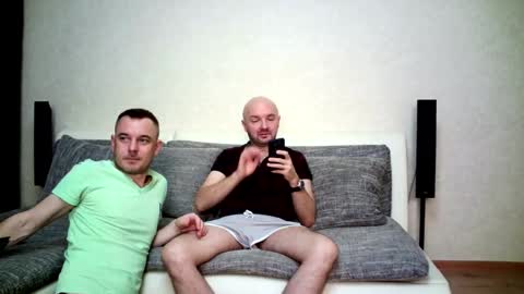 Snapshot of alex_tobey chatting on October 2, 1:12 am Alex and Tobey online show from October 2, 1:12 am