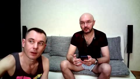 Snapshot of alex_tobey chatting on October 6, 3:26 am Alex and Tobey online show from October 6, 3:26 am