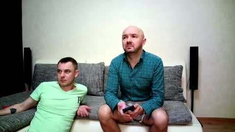 Snapshot of alex_tobey chatting on November 19, 3:39 am Alex and Tobey online show from November 19, 3:39 am