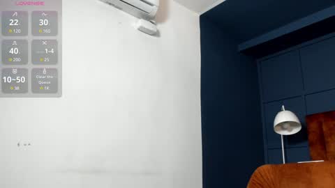 Snapshot of alex_tower chatting on December 17, 11:27 pm Alex Towers online show from December 17, 11:27 pm