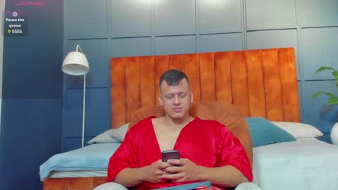 Snapshot of alex_tower chatting on December 24, 10:49 pm Alex Towers online show from December 24, 10:49 pm