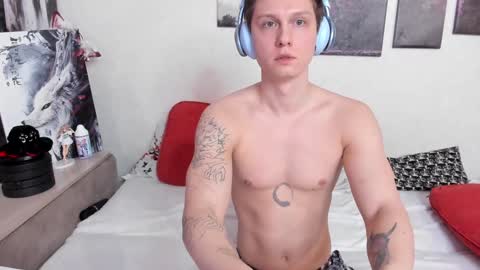 Snapshot of alex_wandhot chatting on January 22, 2:35 pm Alex WandHot online show from January 22, 2:35 pm