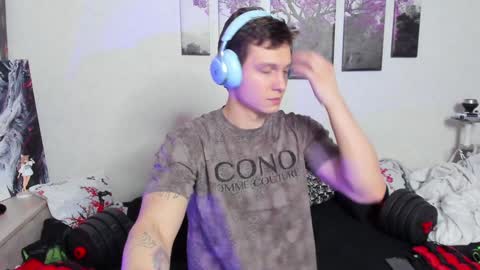 Snapshot of alex_wandhot chatting on February 5, 11:23 am Alex WandHot online show from February 5, 11:23 am