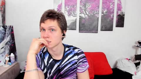 Snapshot of alex_wandhot chatting on February 8, 8:52 am Alex WandHot online show from February 8, 8:52 am