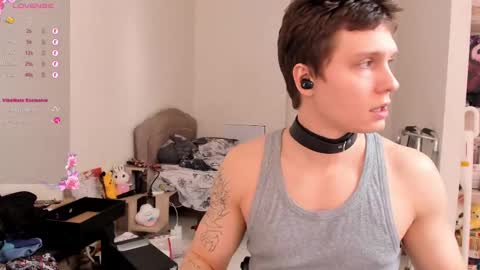 Snapshot of alex_wandhot chatting on February 9, 8:11 am Alex WandHot online show from February 9, 8:11 am