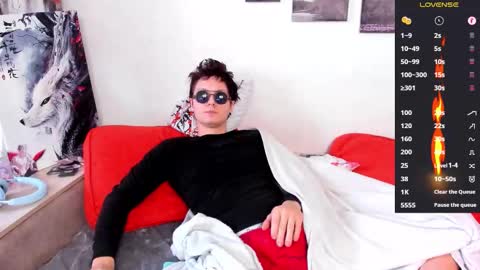 Snapshot of alex_wandhot chatting on October 26, 3:45 am Alex WandHot online show from October 26, 3:45 am