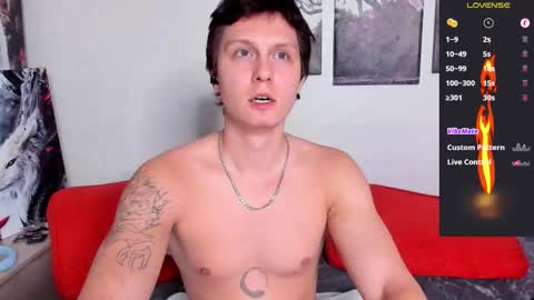 Snapshot of alex_wandhot chatting on October 26, 3:51 pm Alex WandHot online show from October 26, 3:51 pm