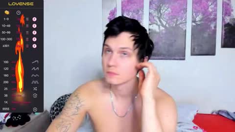 Snapshot of alex_wandhot chatting on November 9, 12:58 pm Alex WandHot online show from November 9, 12:58 pm