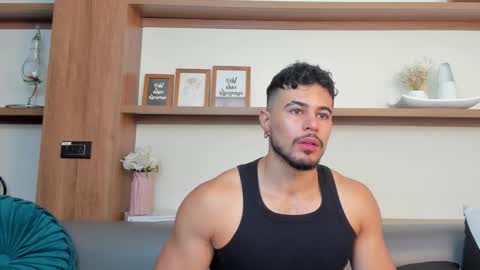 alex_wolf05 online show from February 18, 5:09 pm