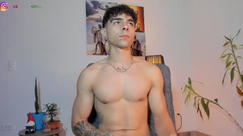 Snapshot of alex_zt7 chatting on June 3, 5:18 pm x online show from June 3, 5:18 pm